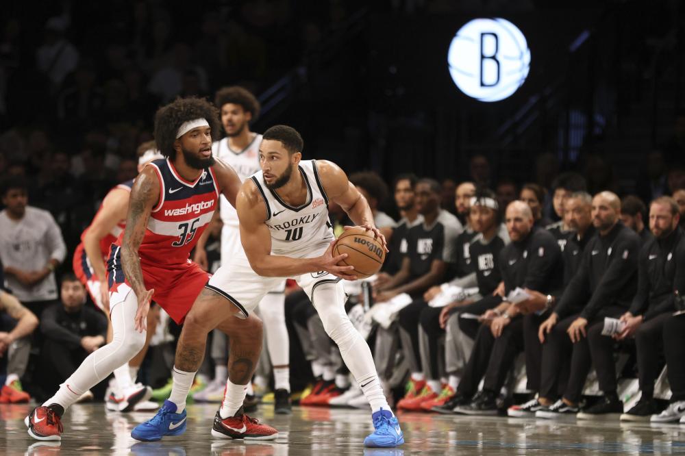 赛后接受采 赛后接受采