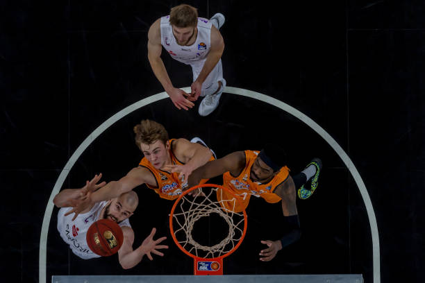 不如曼联 不如曼联