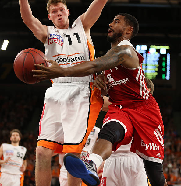 场上具体站 场上具体站